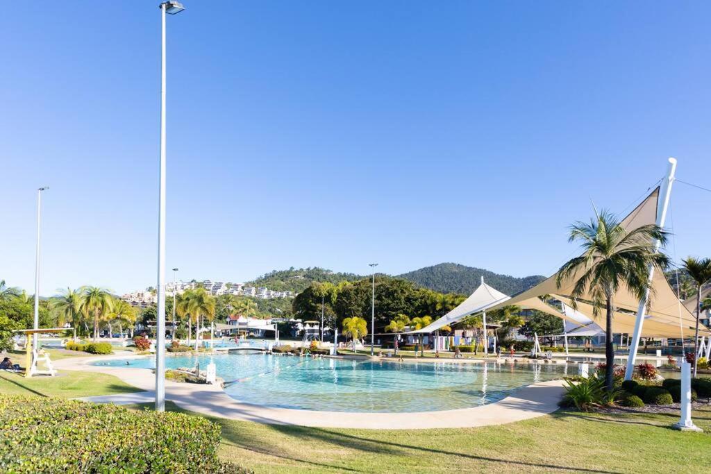 Airlie Sun & Sand Motel Accommodation #4 Ерлі-Біч Екстер'єр фото